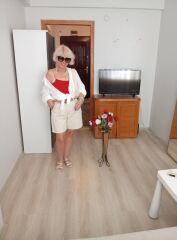 Yeni sezon, beyaz terletmeyen fazla kırışmayan yumuşacık harika kumaş ve oversize geniş kalıp harika gömlek